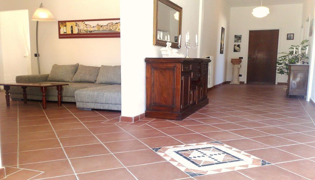 Villa In Lucca